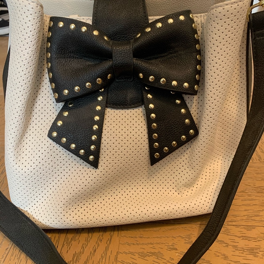 Betsey Johnson Purse - Picture 2 of 8